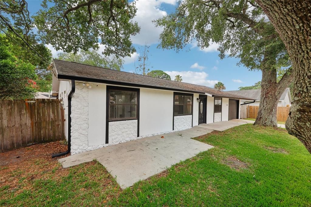 Active With Contract: $299,900 (3 beds, 2 baths, 1176 Square Feet)