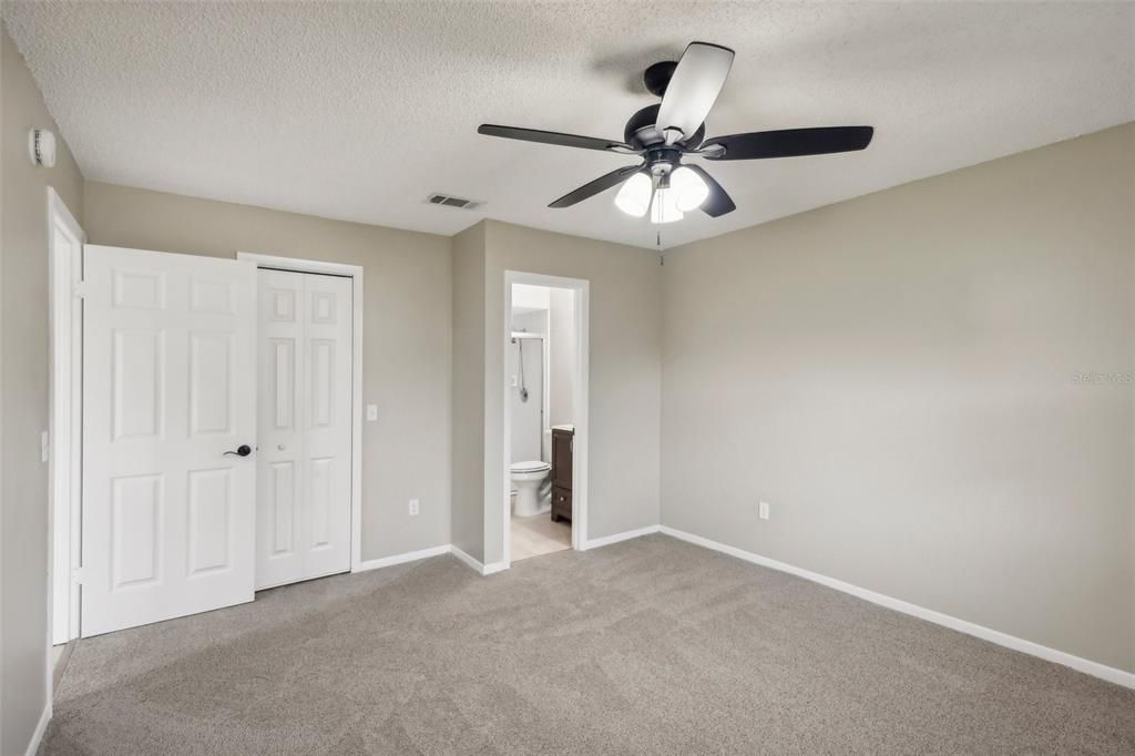 Active With Contract: $299,900 (3 beds, 2 baths, 1176 Square Feet)