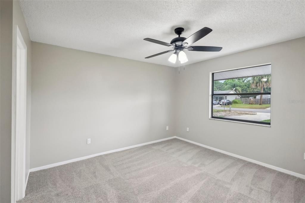Active With Contract: $299,900 (3 beds, 2 baths, 1176 Square Feet)