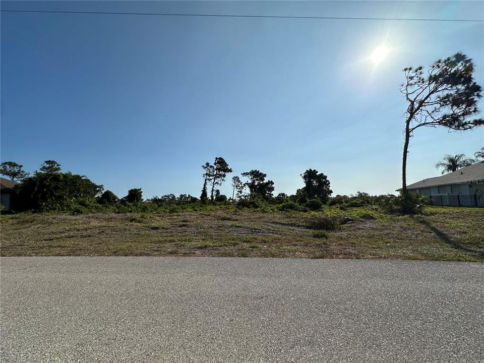 En Venta: $194,900 (0.44 acres)