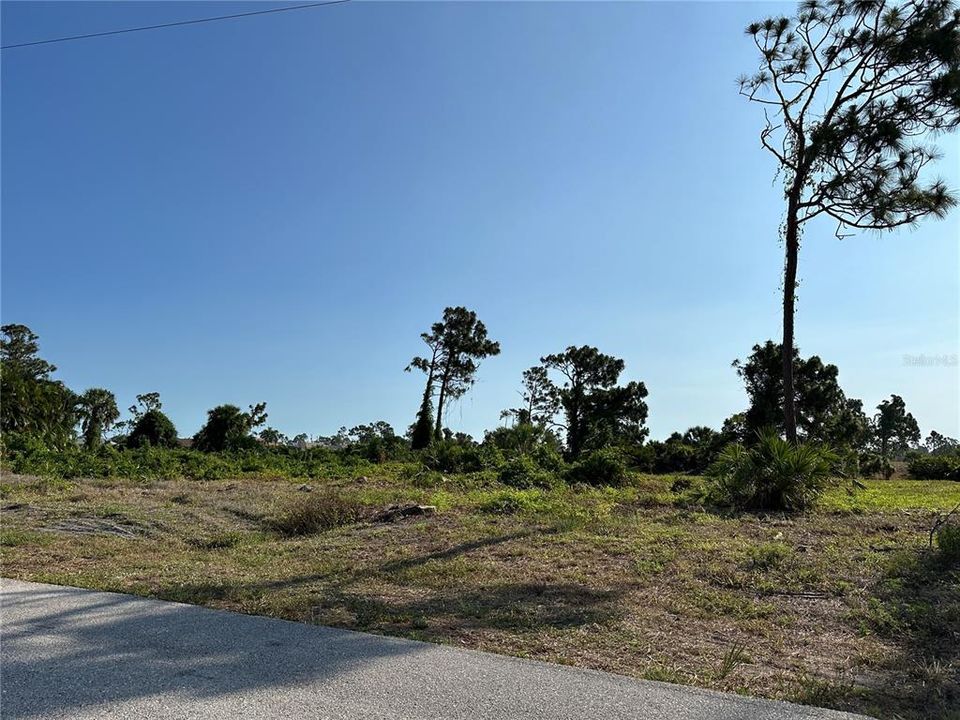 En Venta: $194,900 (0.44 acres)