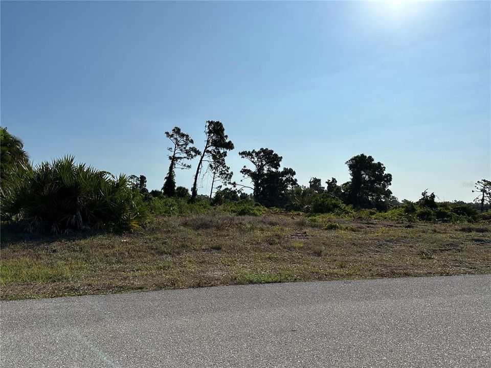 En Venta: $194,900 (0.44 acres)