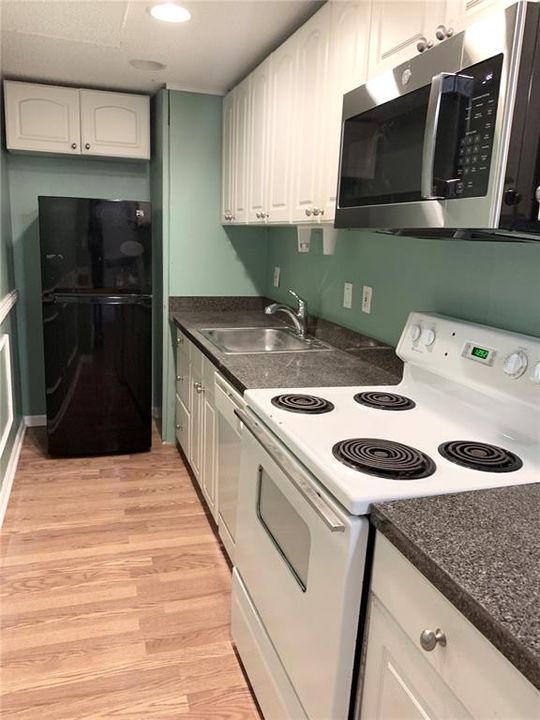 For Rent: $1,099 (1 beds, 1 baths, 548 Square Feet)