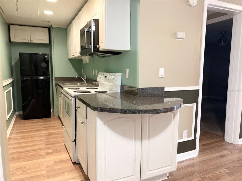 For Rent: $1,099 (1 beds, 1 baths, 548 Square Feet)