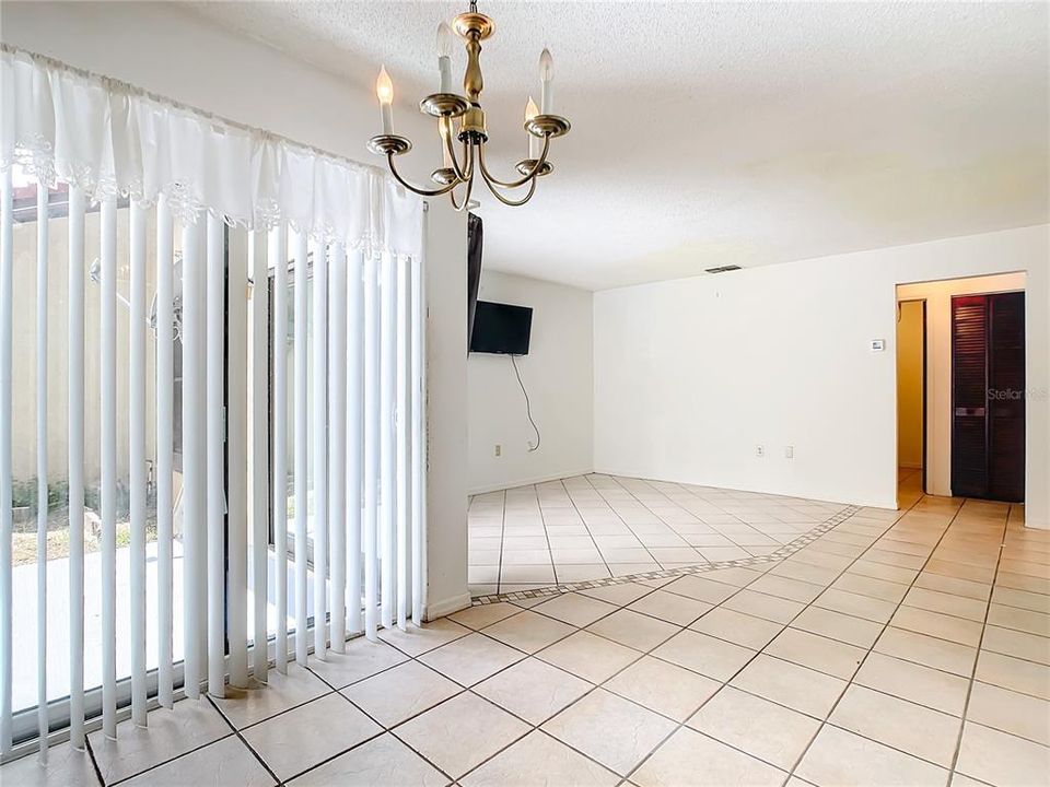 For Sale: $195,000 (2 beds, 2 baths, 1038 Square Feet)