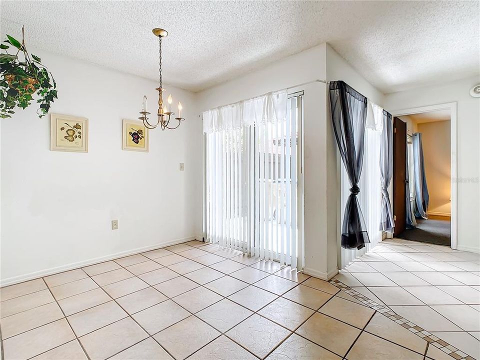 For Sale: $195,000 (2 beds, 2 baths, 1038 Square Feet)