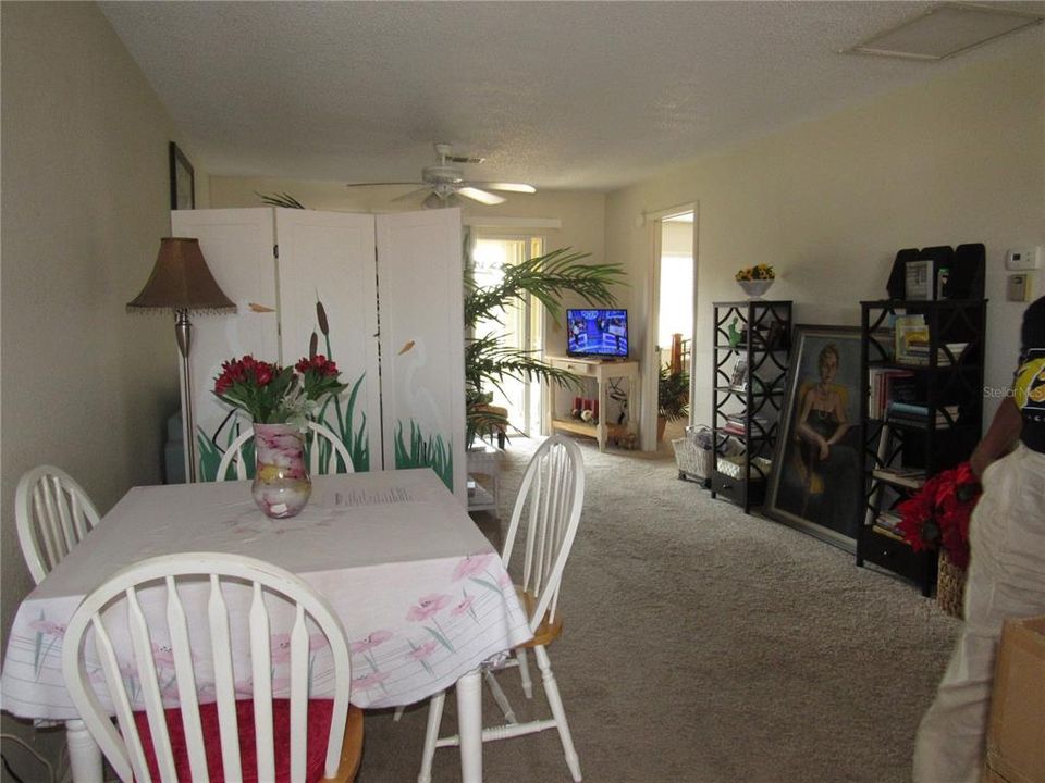 For Sale: $167,000 (2 beds, 2 baths, 860 Square Feet)