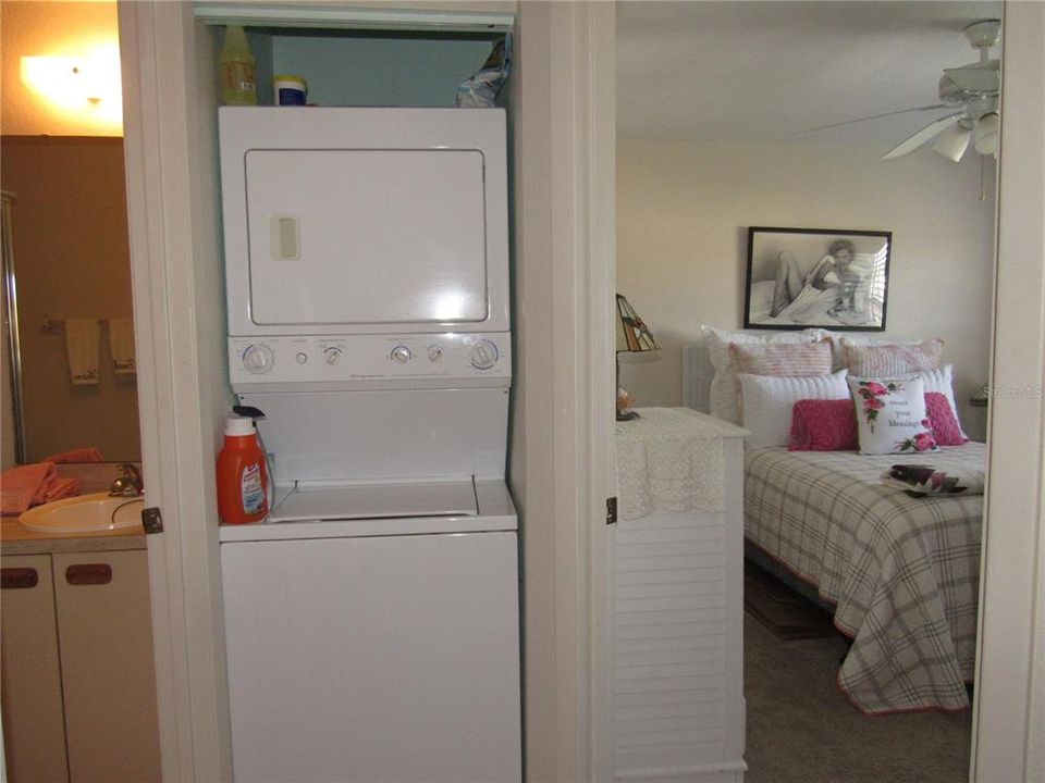 For Sale: $167,000 (2 beds, 2 baths, 860 Square Feet)