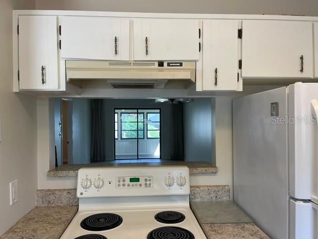 For Sale: $224,500 (2 beds, 2 baths, 810 Square Feet)