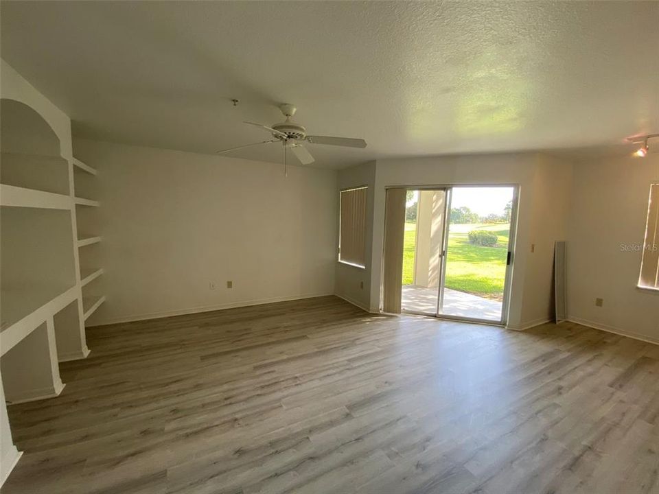 For Rent: $1,450 (1 beds, 1 baths, 842 Square Feet)