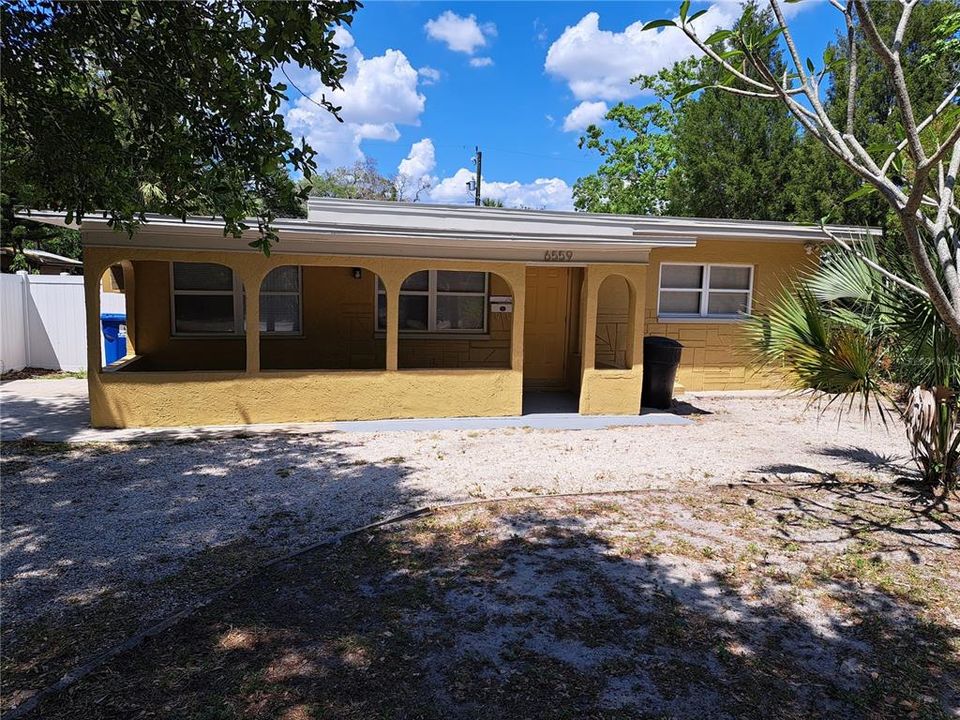 Recently Rented: $1,895 (2 beds, 2 baths, 912 Square Feet)