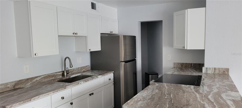 Recently Rented: $1,700 (1 beds, 1 baths, 680 Square Feet)