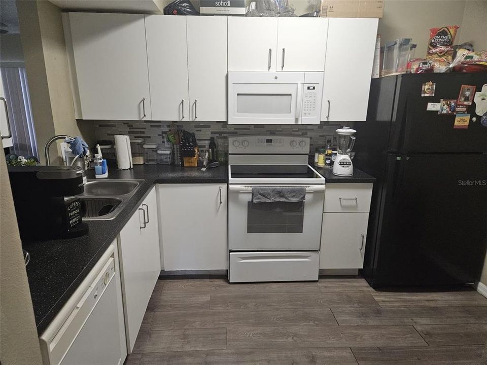 For Rent: $2,000 (3 beds, 2 baths, 1200 Square Feet)
