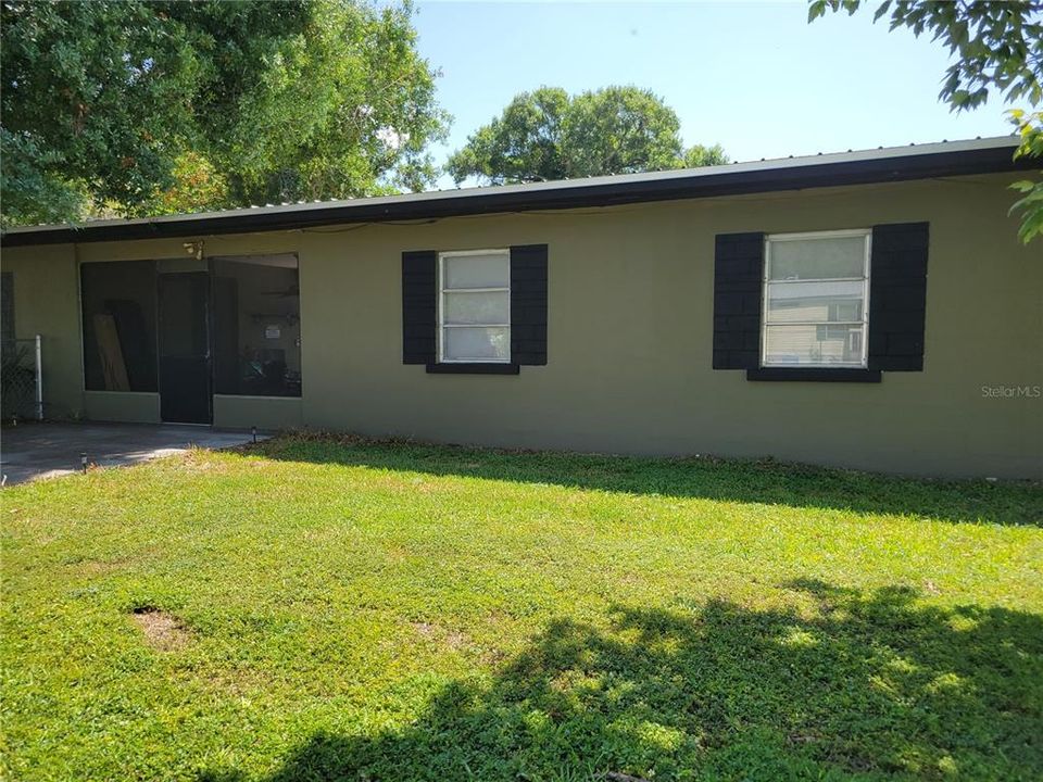 For Sale: $229,900 (3 beds, 1 baths, 1056 Square Feet)