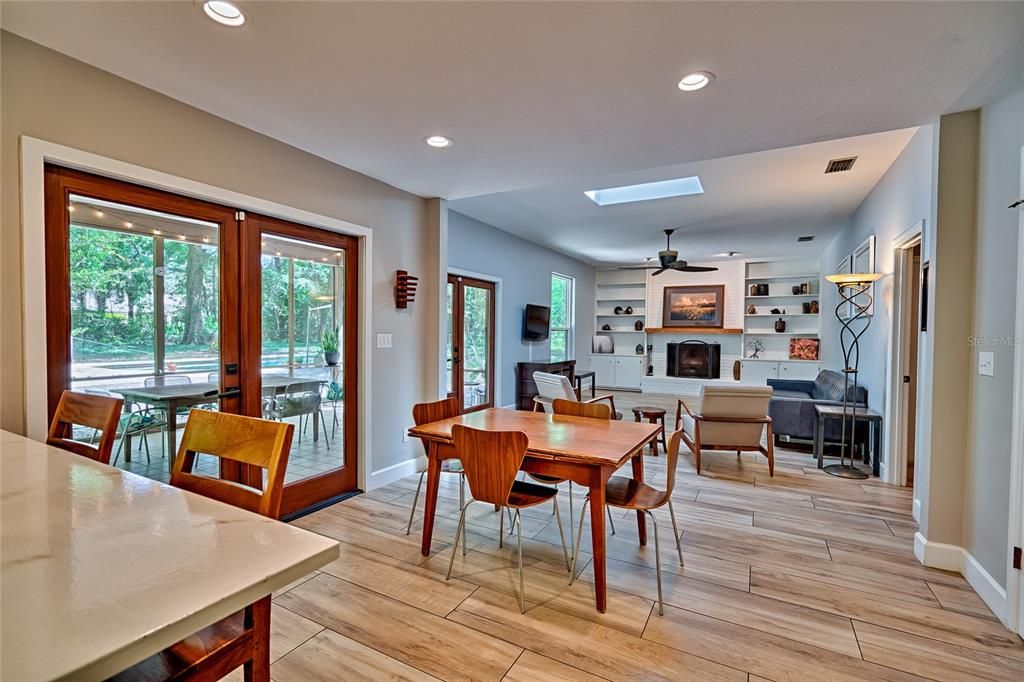 Active With Contract: $598,000 (4 beds, 2 baths, 2653 Square Feet)