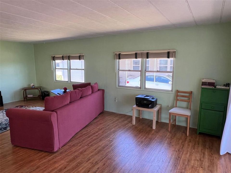 For Sale: $174,500 (2 beds, 2 baths, 1128 Square Feet)