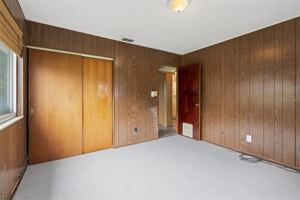 For Sale: $322,500 (2 beds, 1 baths, 1218 Square Feet)