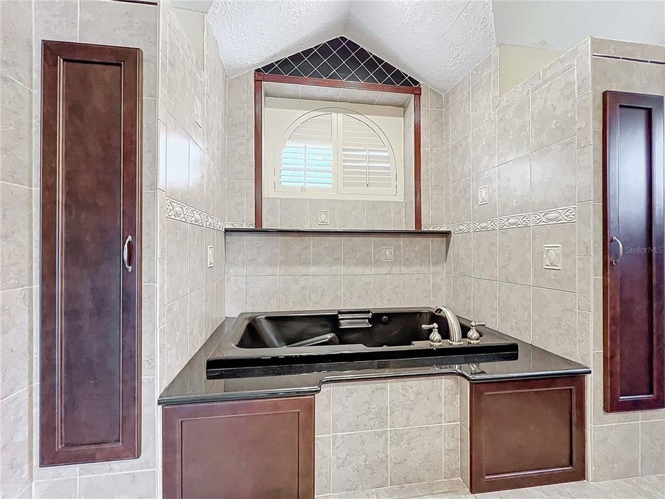 En Venta: $599,999 (4 camas, 2 baños, 2020 Pies cuadrados)