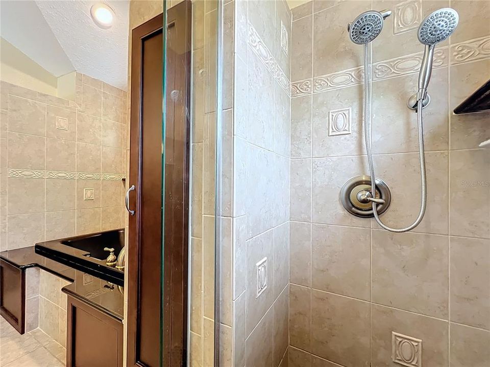 En Venta: $599,999 (4 camas, 2 baños, 2020 Pies cuadrados)