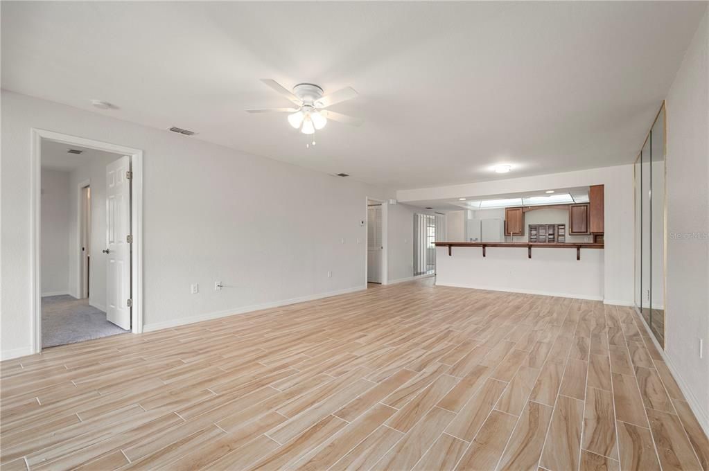 For Sale: $359,900 (3 beds, 2 baths, 1483 Square Feet)