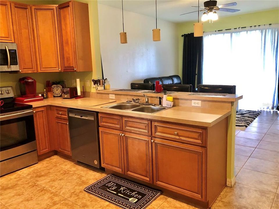 For Rent: $2,300 (3 beds, 2 baths, 1509 Square Feet)