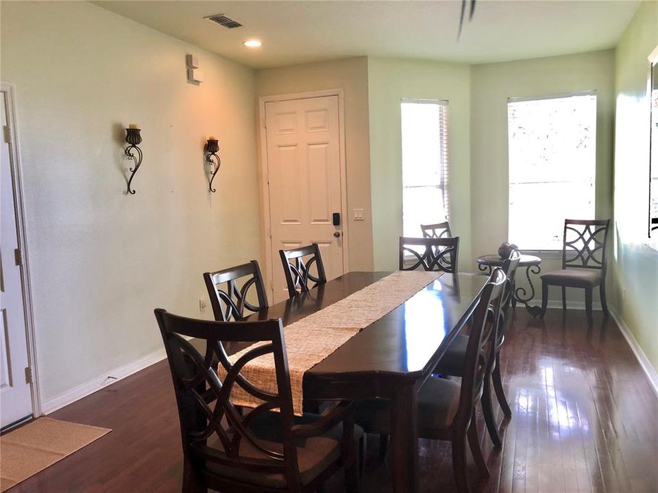 For Rent: $2,300 (3 beds, 2 baths, 1509 Square Feet)