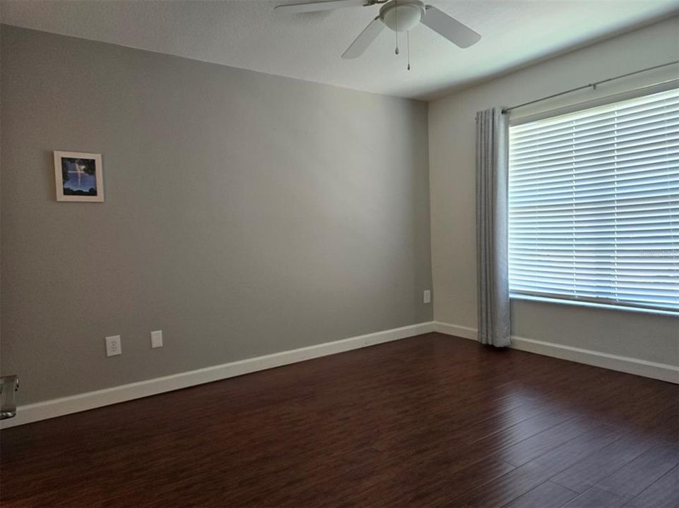 For Sale: $156,000 (2 beds, 1 baths, 835 Square Feet)