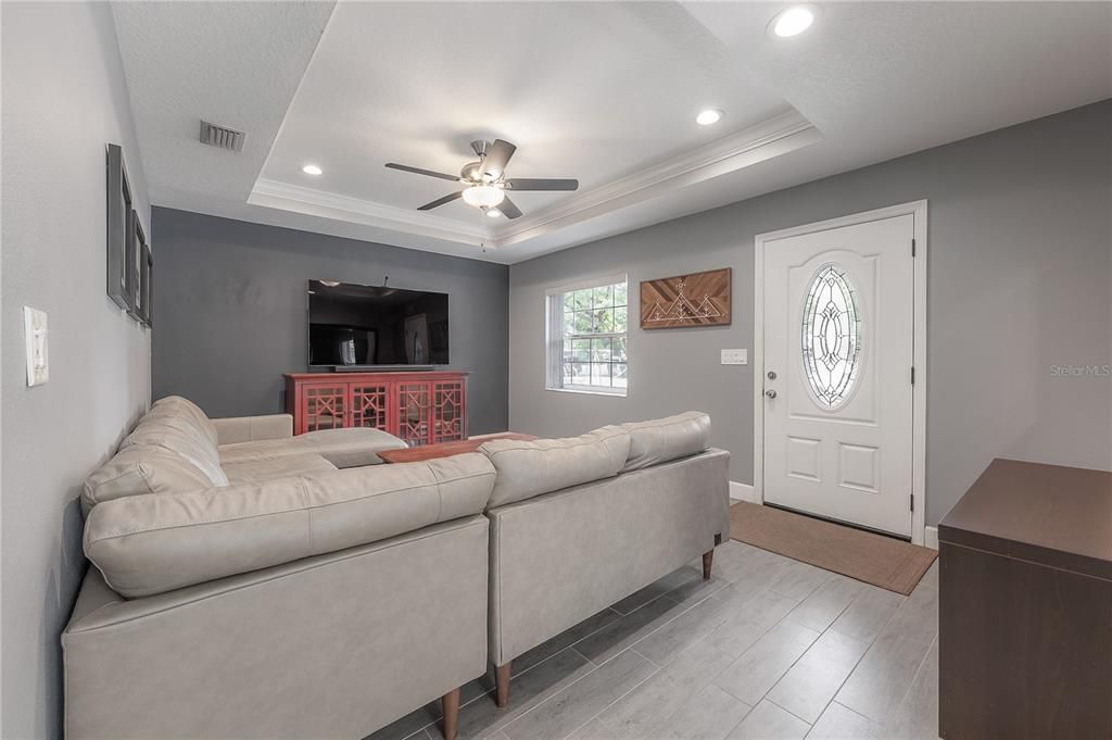 Active With Contract: $2,700 (3 beds, 2 baths, 1188 Square Feet)