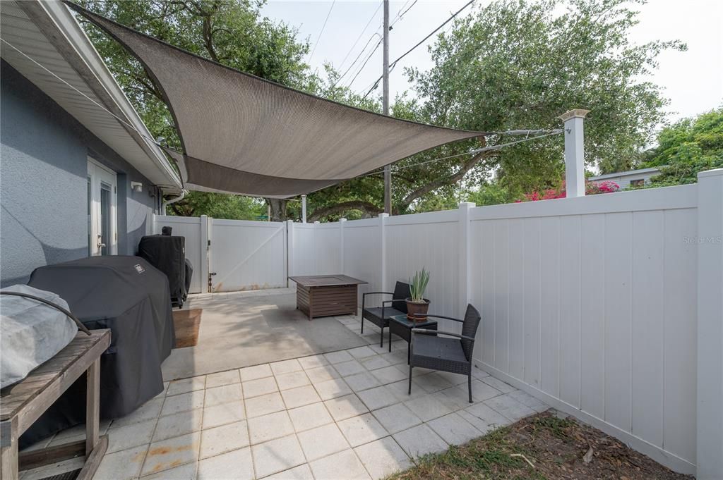 Active With Contract: $2,700 (3 beds, 2 baths, 1188 Square Feet)