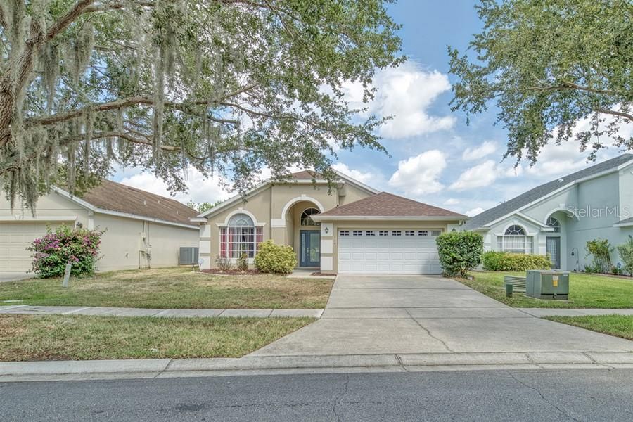 For Sale: $420,000 (4 beds, 2 baths, 1957 Square Feet)