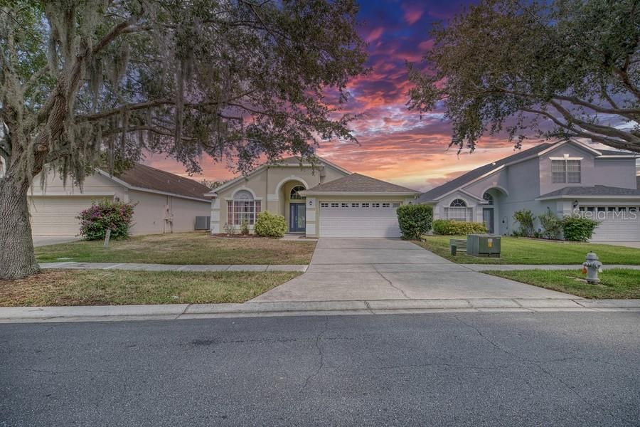 For Sale: $420,000 (4 beds, 2 baths, 1957 Square Feet)