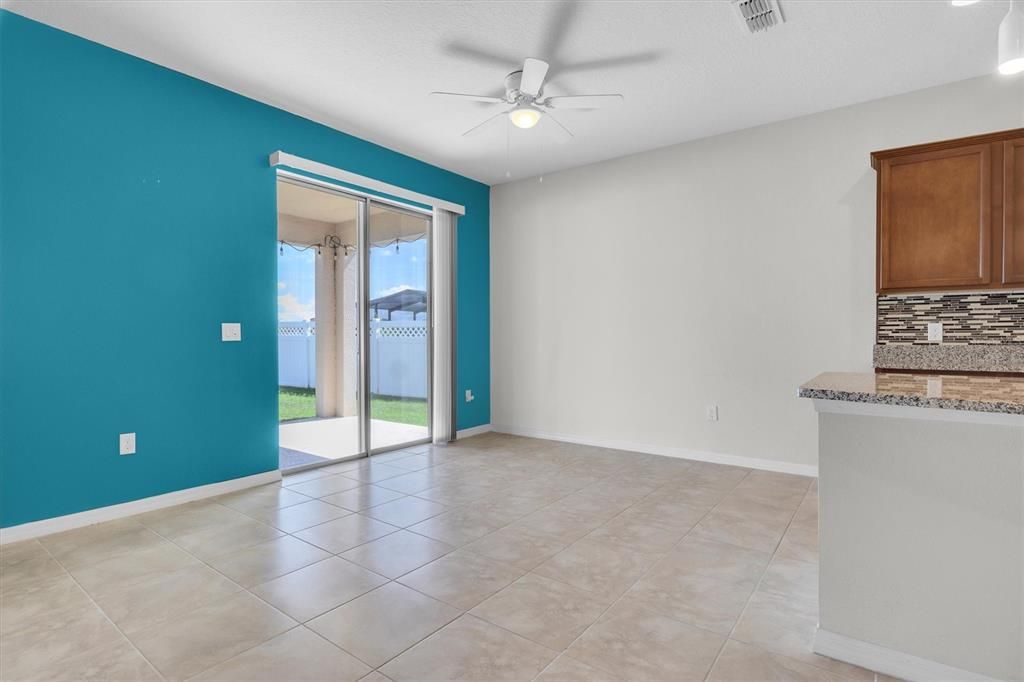 For Sale: $400,000 (4 beds, 2 baths, 2768 Square Feet)