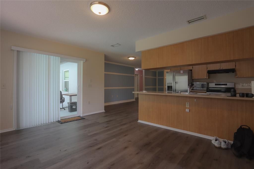 For Sale: $309,000 (2 beds, 2 baths, 1278 Square Feet)