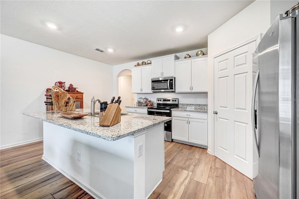 Active With Contract: $360,000 (4 beds, 2 baths, 1916 Square Feet)