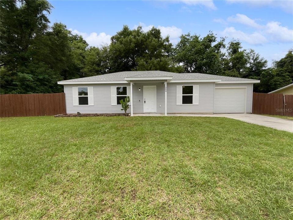 Recently Sold: $207,000 (3 beds, 2 baths, 1006 Square Feet)