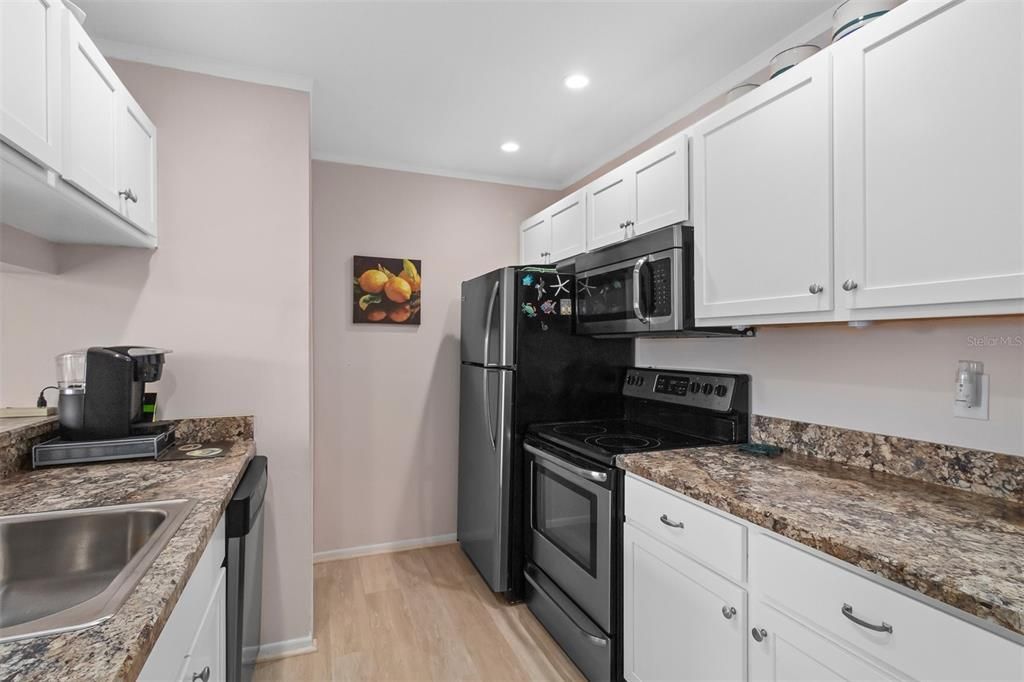 For Sale: $260,000 (2 beds, 2 baths, 1020 Square Feet)
