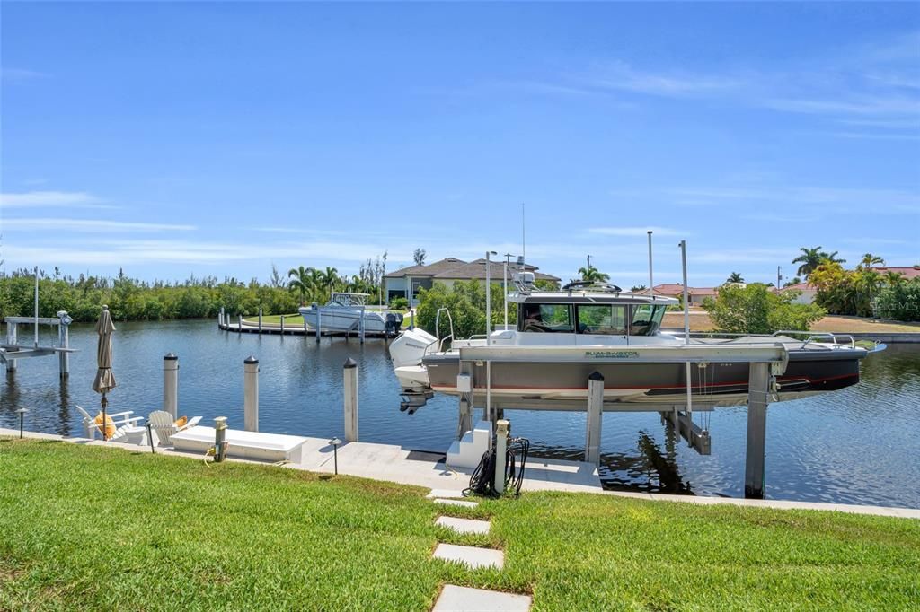 For Sale: $1,395,000 (4 beds, 2 baths, 2680 Square Feet)