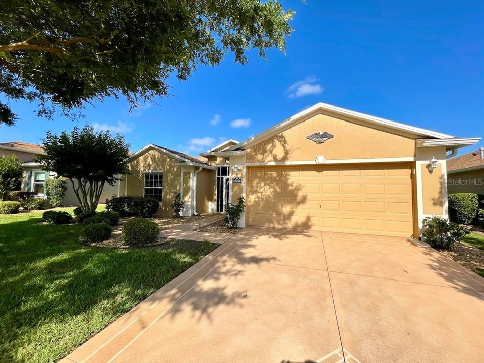 For Sale: $321,900 (3 beds, 2 baths, 1800 Square Feet)