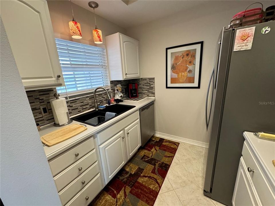 For Sale: $324,500 (2 beds, 2 baths, 1090 Square Feet)