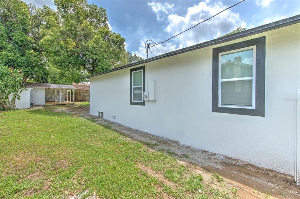 Active With Contract: $198,900 (2 beds, 1 baths, 604 Square Feet)