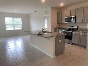 For Rent: $2,200 (3 beds, 2 baths, 1690 Square Feet)