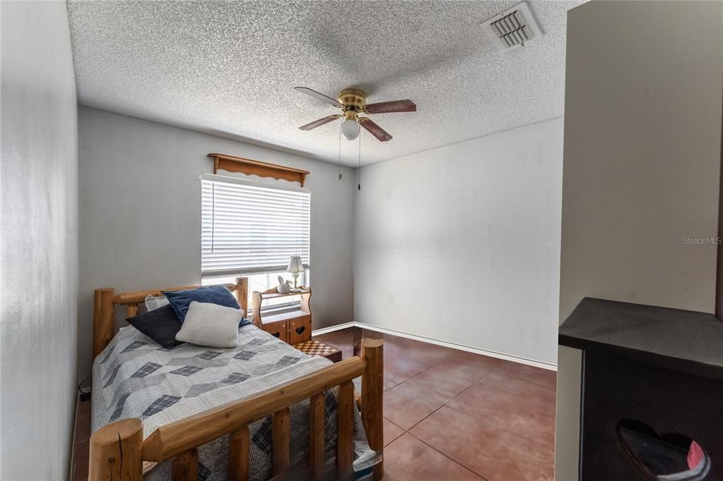 Active With Contract: $385,000 (3 beds, 2 baths, 1664 Square Feet)