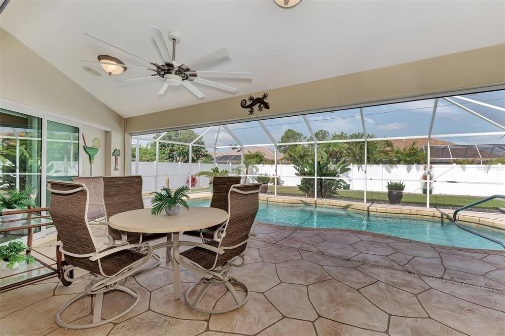 Active With Contract: $475,000 (3 beds, 2 baths, 2001 Square Feet)