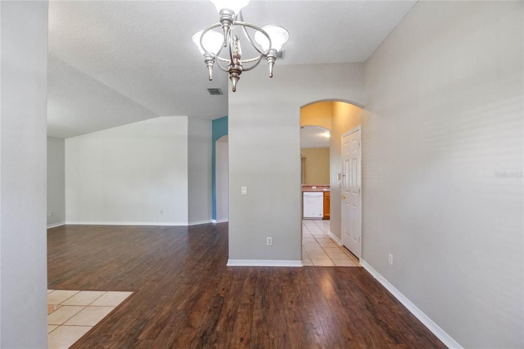 Active With Contract: $2,400 (3 beds, 2 baths, 1778 Square Feet)