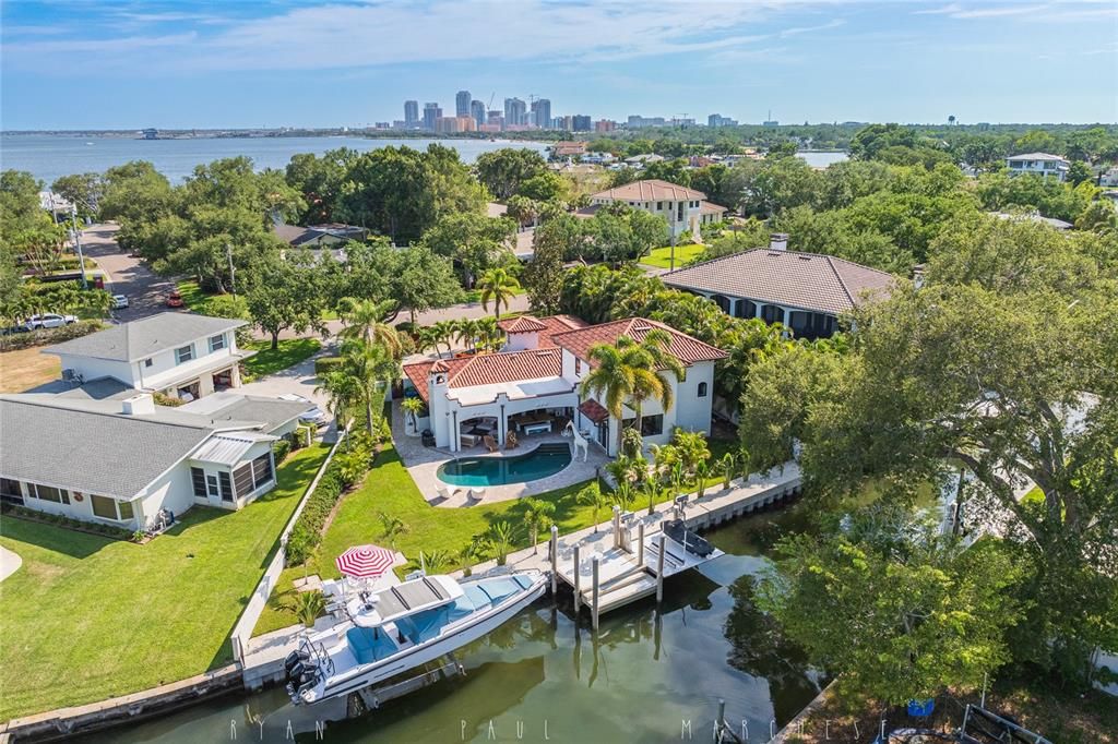 For Sale: $3,650,000 (4 beds, 3 baths, 2984 Square Feet)