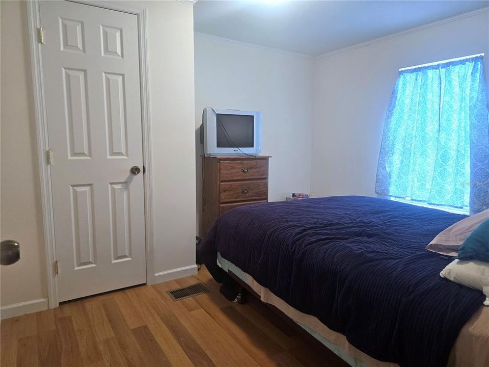 For Sale: $115,000 (3 beds, 1 baths, 1104 Square Feet)