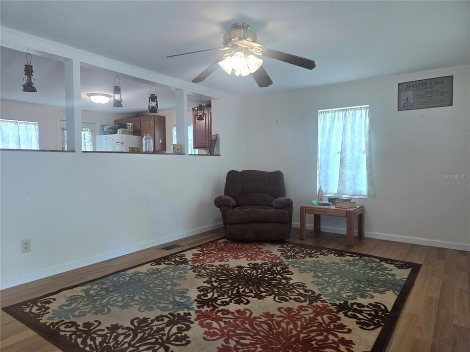 For Sale: $115,000 (3 beds, 1 baths, 1104 Square Feet)