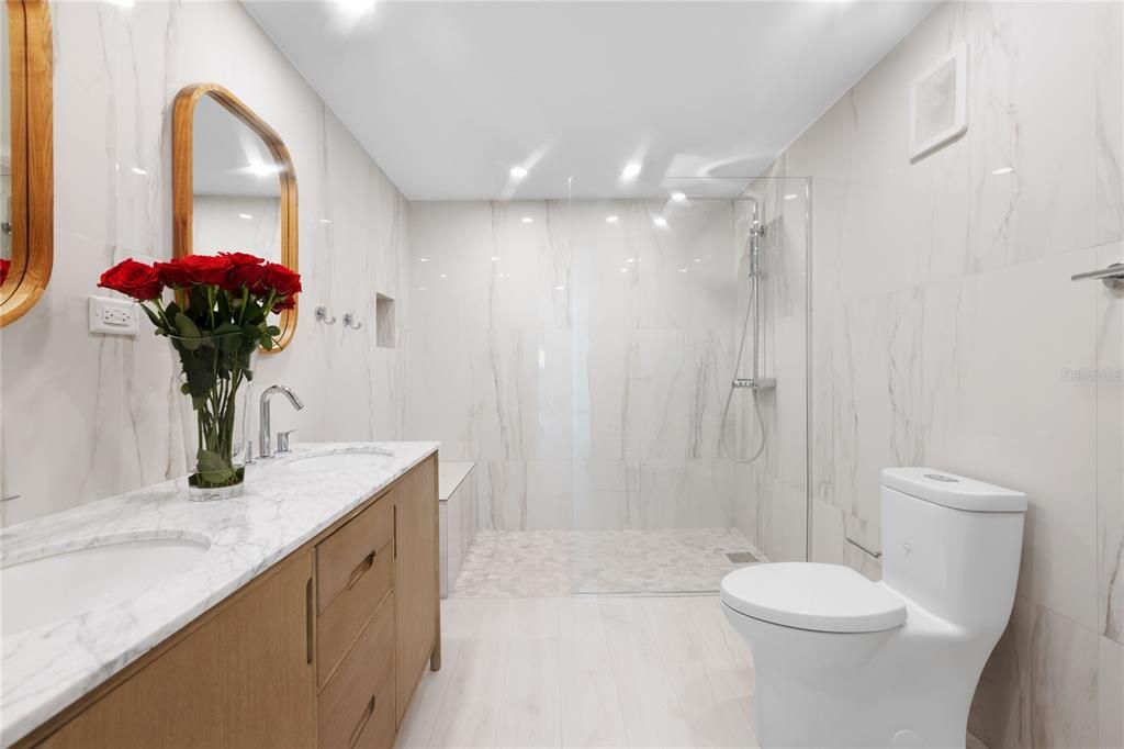 Под контрактом: $950,000 (4 спален, 4 ванн, 2800 Квадратных фут)