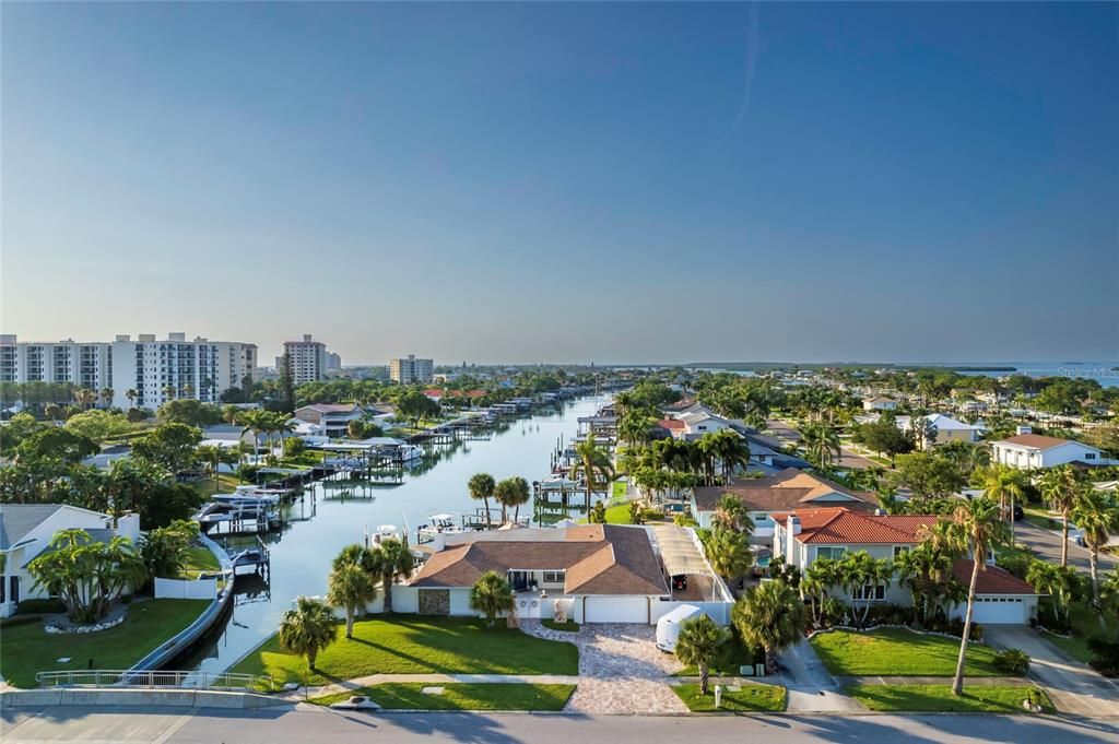 For Sale: $2,390,000 (3 beds, 2 baths, 2685 Square Feet)