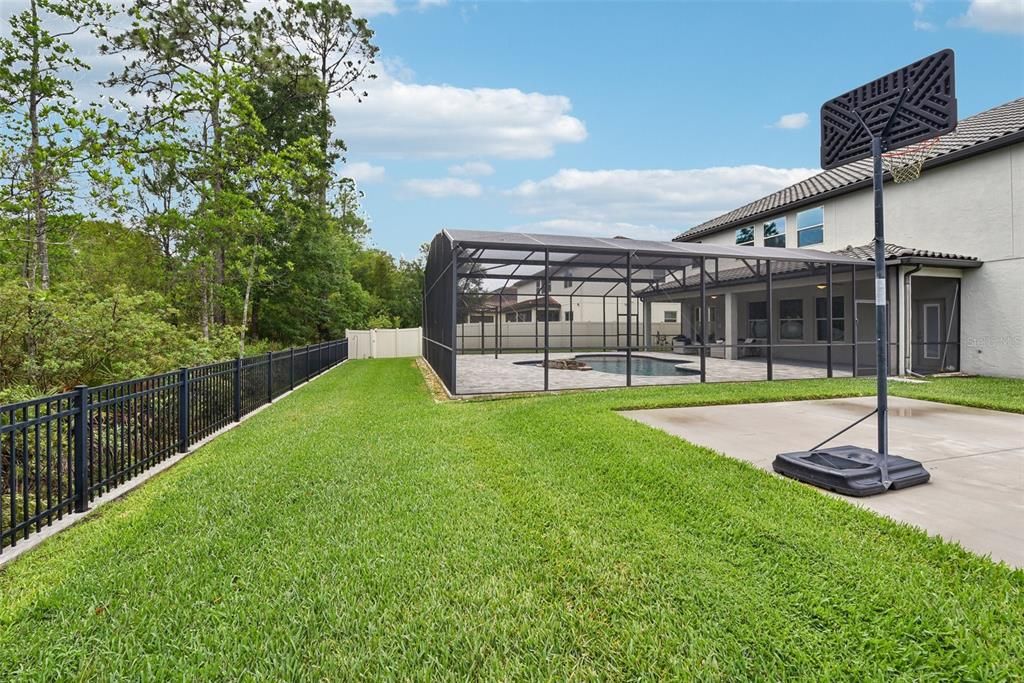LARGE, SPACIOUS FENCED IN YARD WITH NO REAR NEIGHBORS
